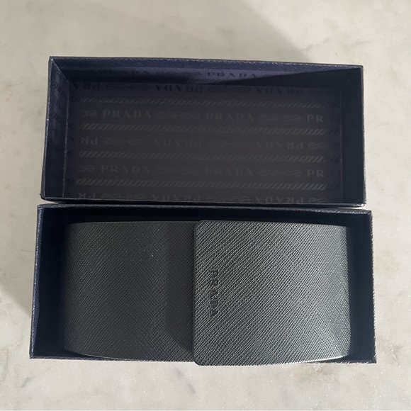 PRADA sunglasses 😎 - Picture 7 of 11